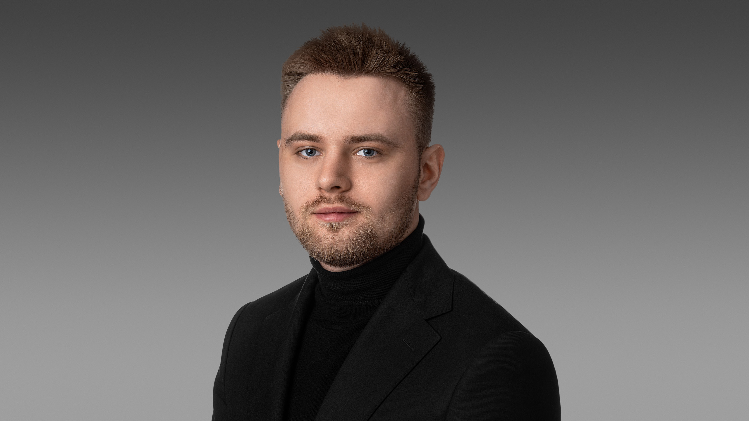 Специалист по освещению Денис Баженов