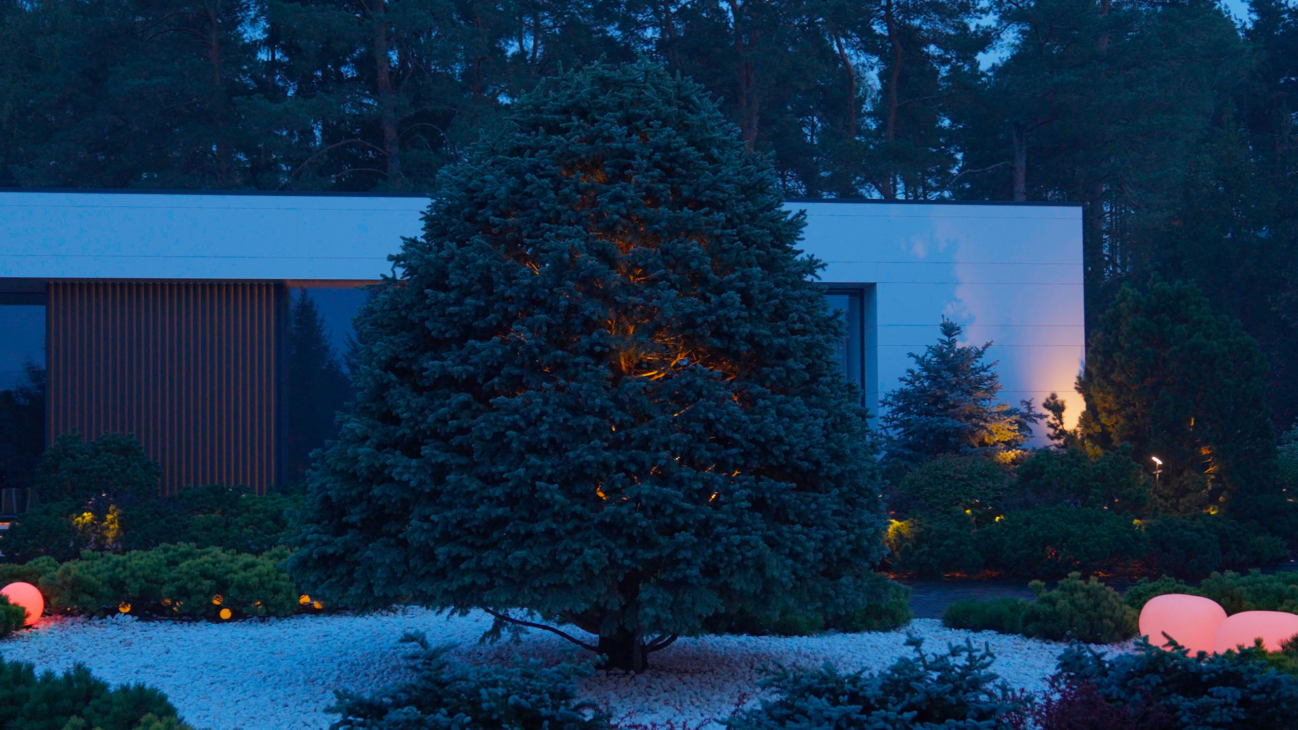  PRIVATE HOUSE LIGHTNING