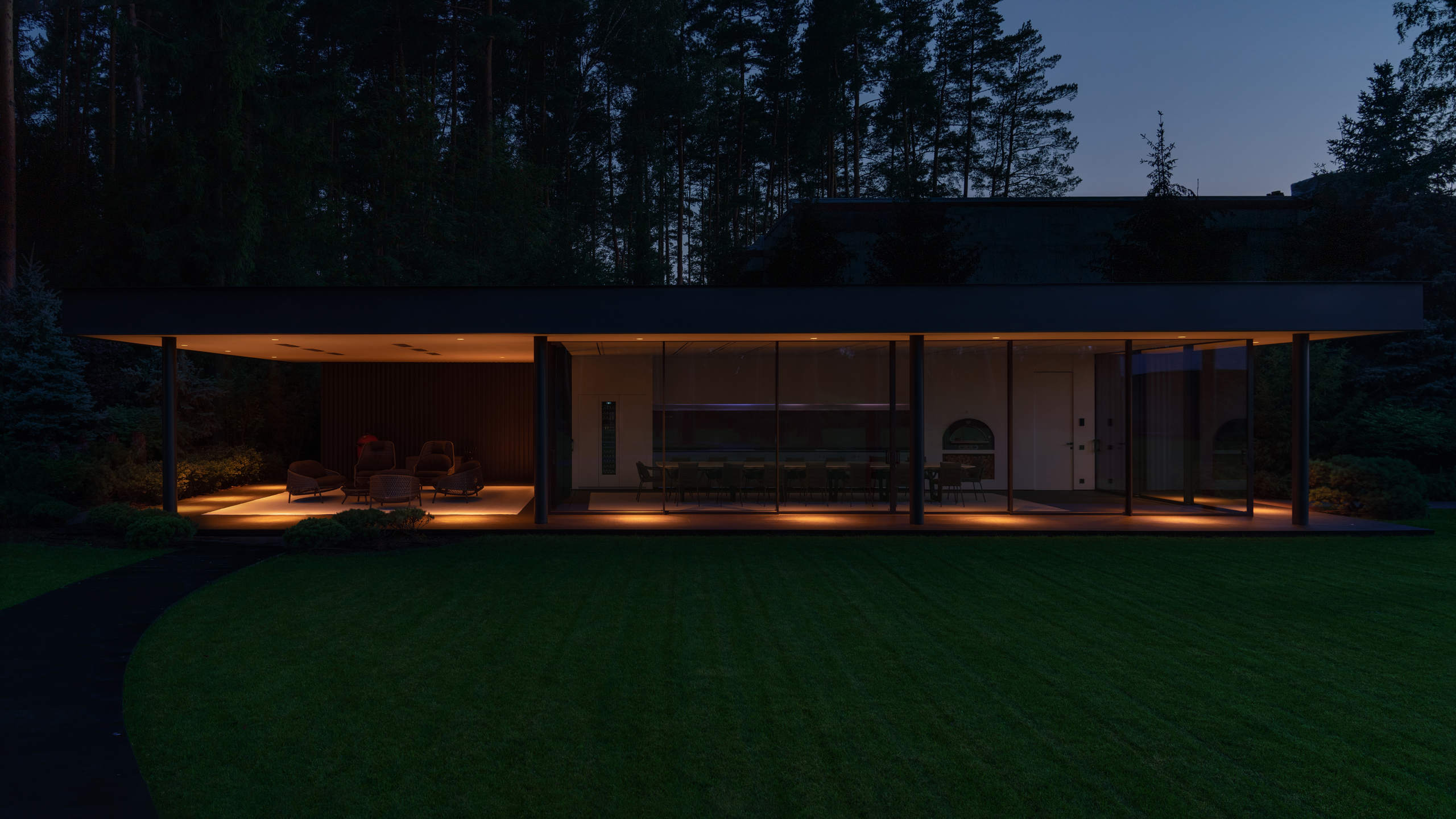  LOUNGE PAVILION