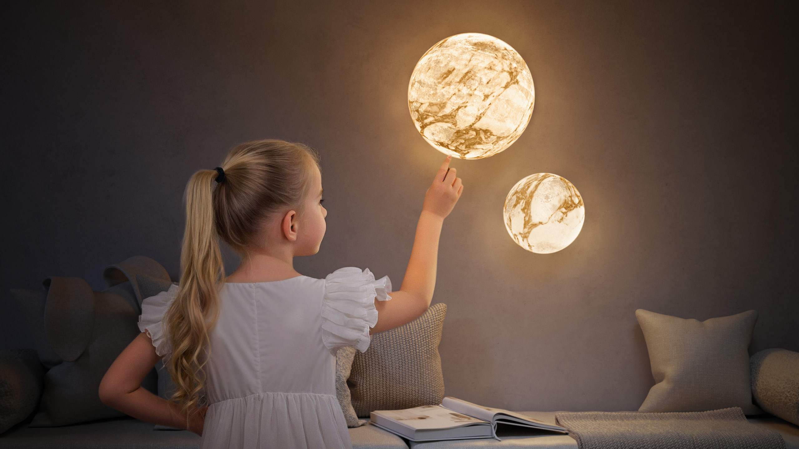 ROYAL MARBLE / WALL MOON